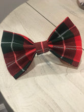 Load image into Gallery viewer, Red and Green Pet Bow Tie